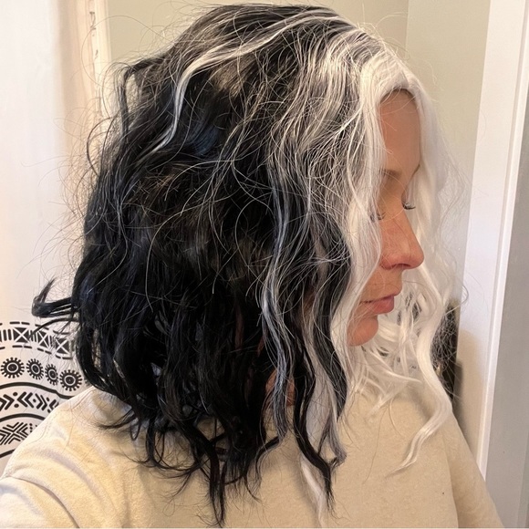 Blonde and black curly bob synthetic wig 16 inches NWT - Picture 2 of 9